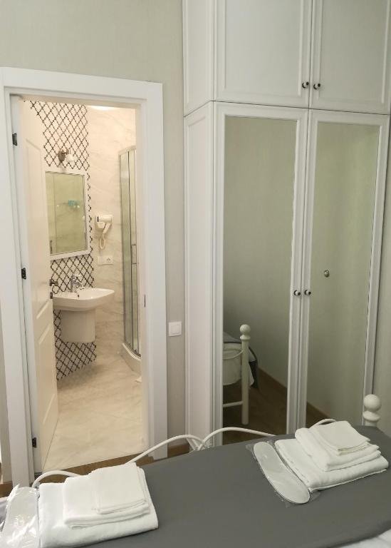 Тбилиси: OC Apartments Metekhi