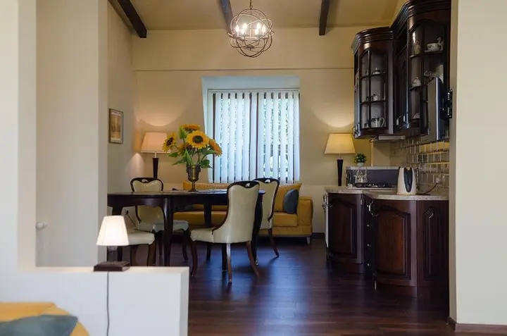 Тбилиси: Picturesque Four Bedroom Four Bathrom Penthouse Apartment