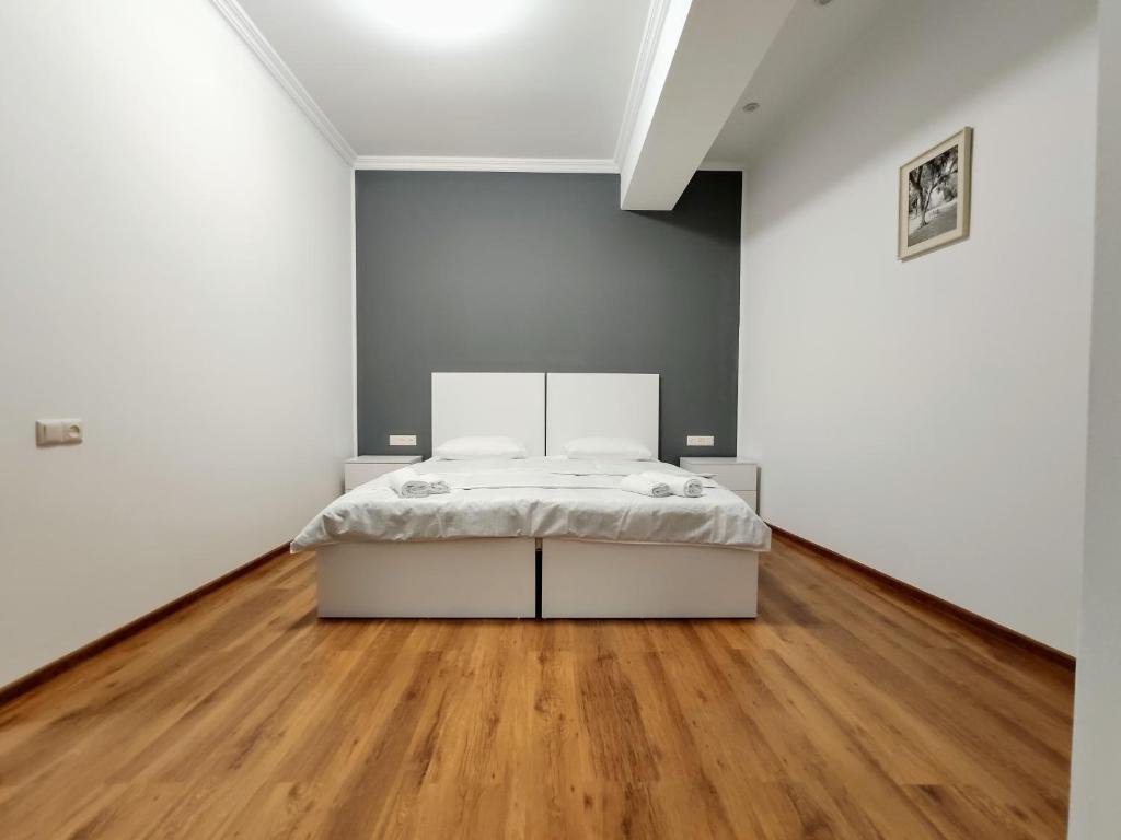 Тбилиси: Metekhi Apartments