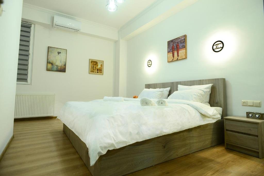 Тбилиси: Metekhi Apartments