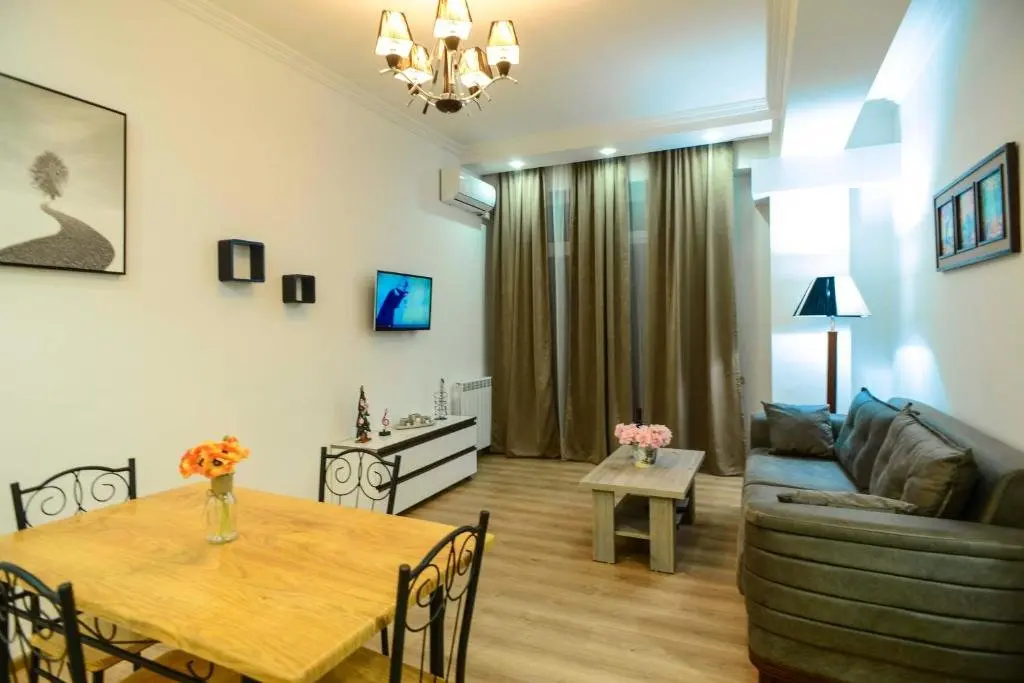 Тбилиси: Metekhi Apartments