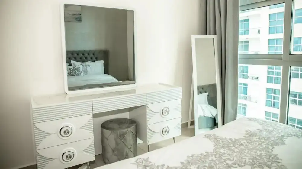 Дубай: Spacious Apartment in Marina Dubai