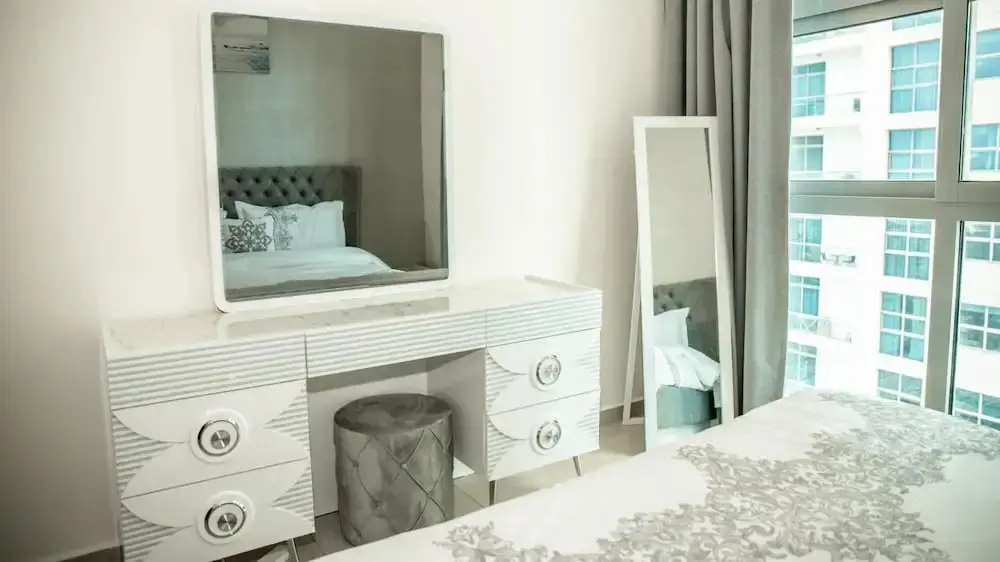 Дубай: Spacious Apartment in Marina Dubai
