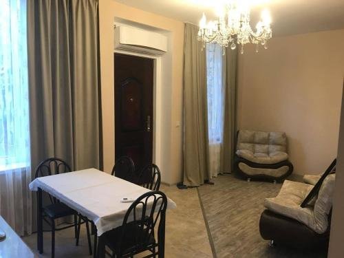 Тбилиси: Guest House on Ia Kargareteli Street