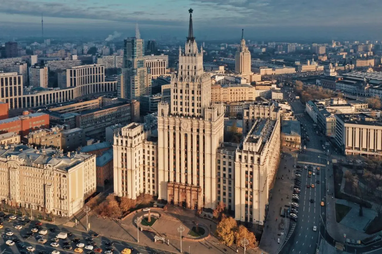 Москва: Апельсин на Ольховской