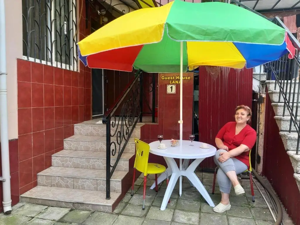 Батуми: Guest House Mzevi Lana