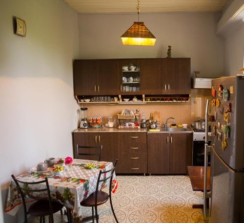 Кобулети: Rusudan's Guest House