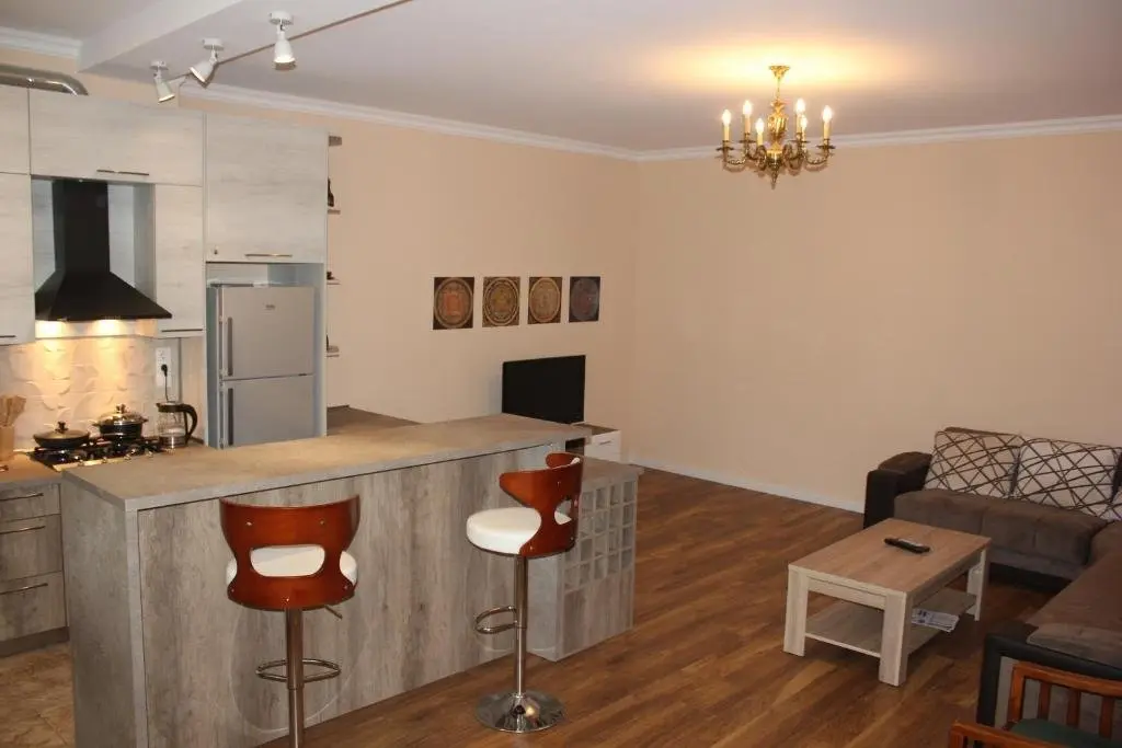 Тбилиси: New house in old town