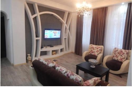 Кобулети: Leon's House