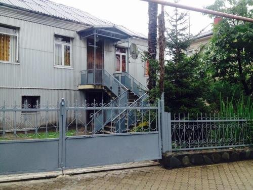 Кобулети: Tako's House