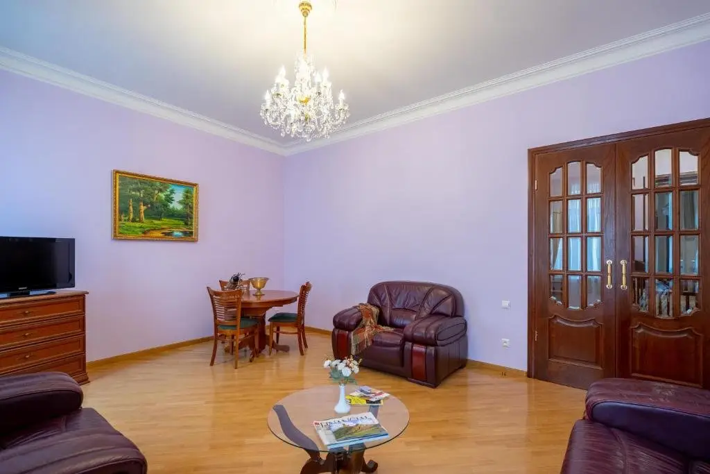 Тбилиси: Luxury Apartment Best Location !!!