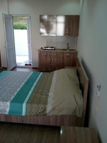 Батуми: Kvariati Summer Resort