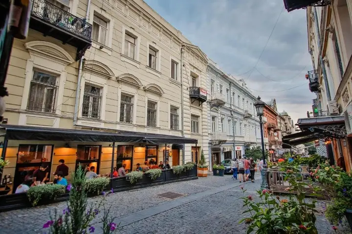Тбилиси: Heart of Downtown Freedom Square