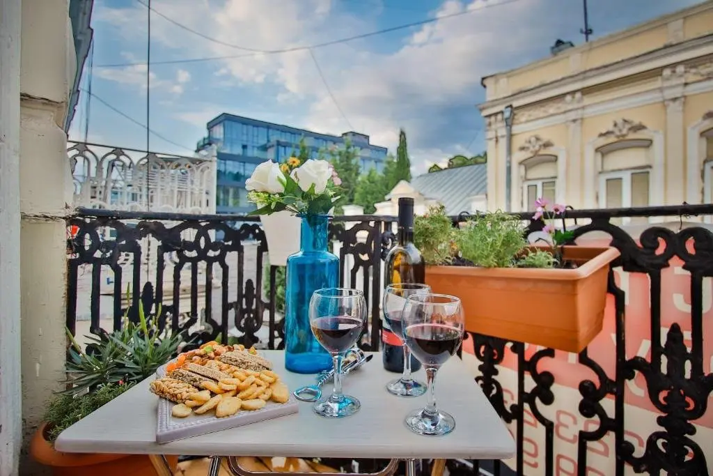 Тбилиси: Heart of Downtown Freedom Square