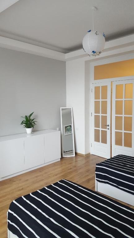 Тбилиси: David's apartment on Chavchavadze avenue