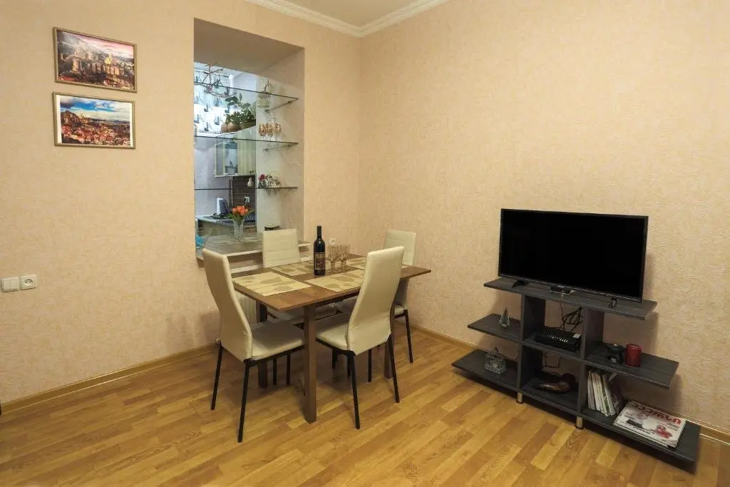 Тбилиси: Cozy Apartment near Liberty Square