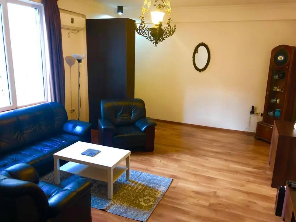 Тбилиси: Oto's apartment near Vake Park