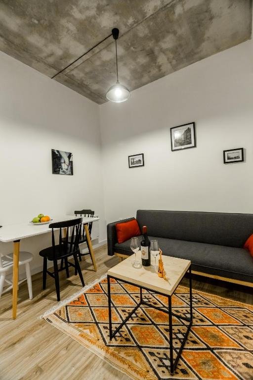 Тбилиси: City Centre Apartments by Picnic