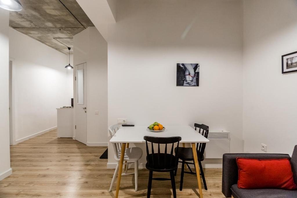 Тбилиси: City Centre Apartments by Picnic