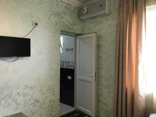 Батуми: Sandro's House