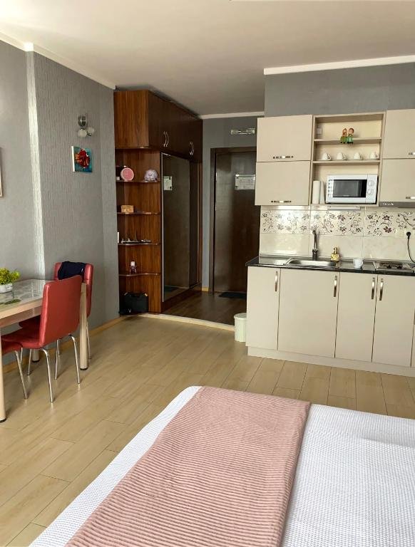 Батуми: Lela's Apartment