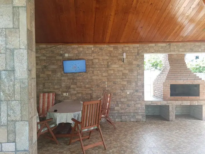 Кобулети: White house kobuleti