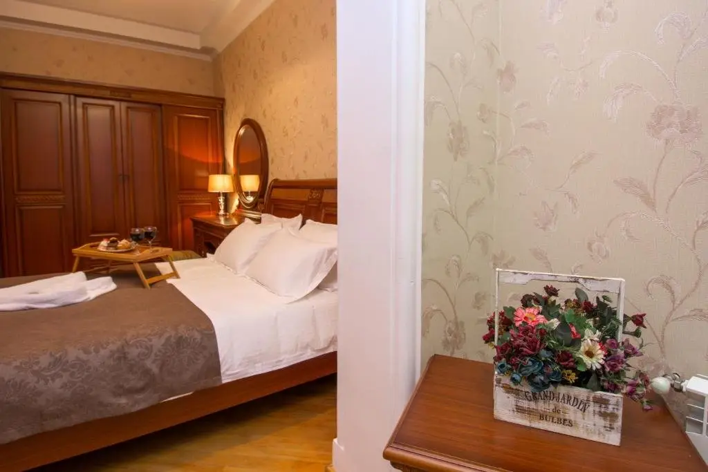 Тбилиси: Gallery Apartment on Freedom Square
