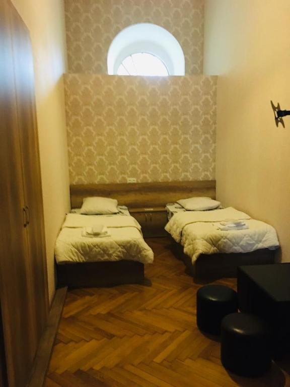 Тбилиси: Nishi Hotel