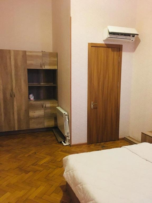 Тбилиси: Nishi Hotel