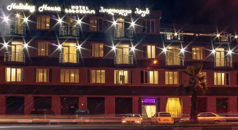 Hotel Holiday House Batumi — фото 1
