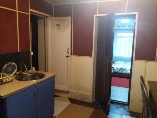 Батуми: Gulnara Guest House