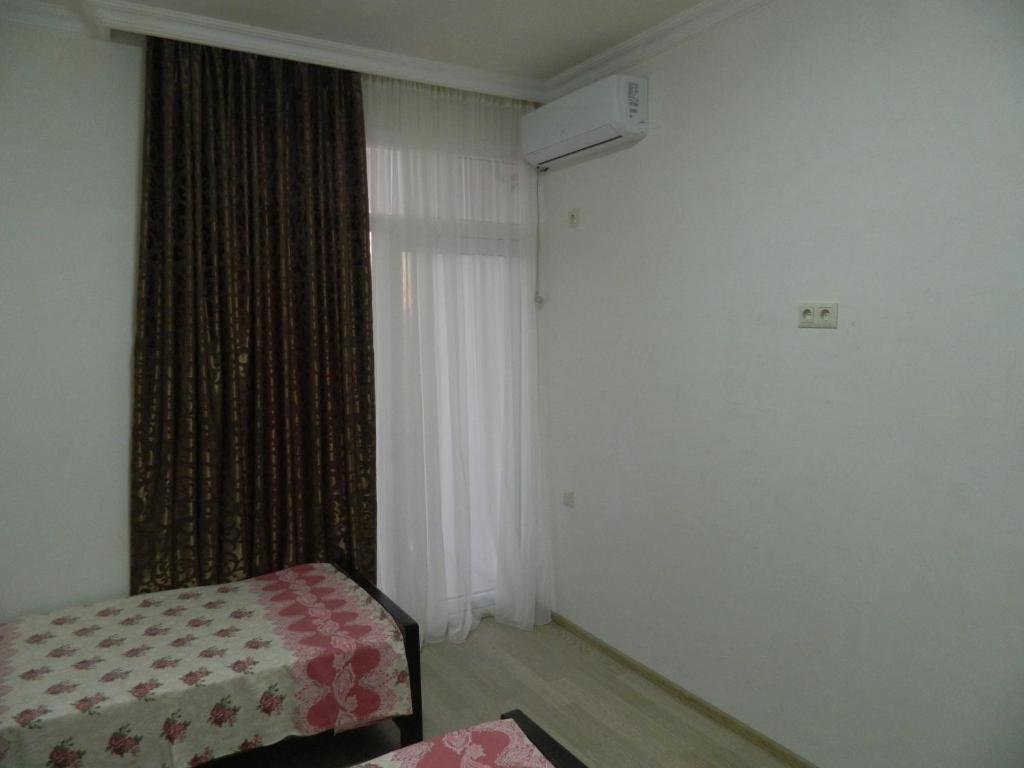 Батуми: Neli Guest House