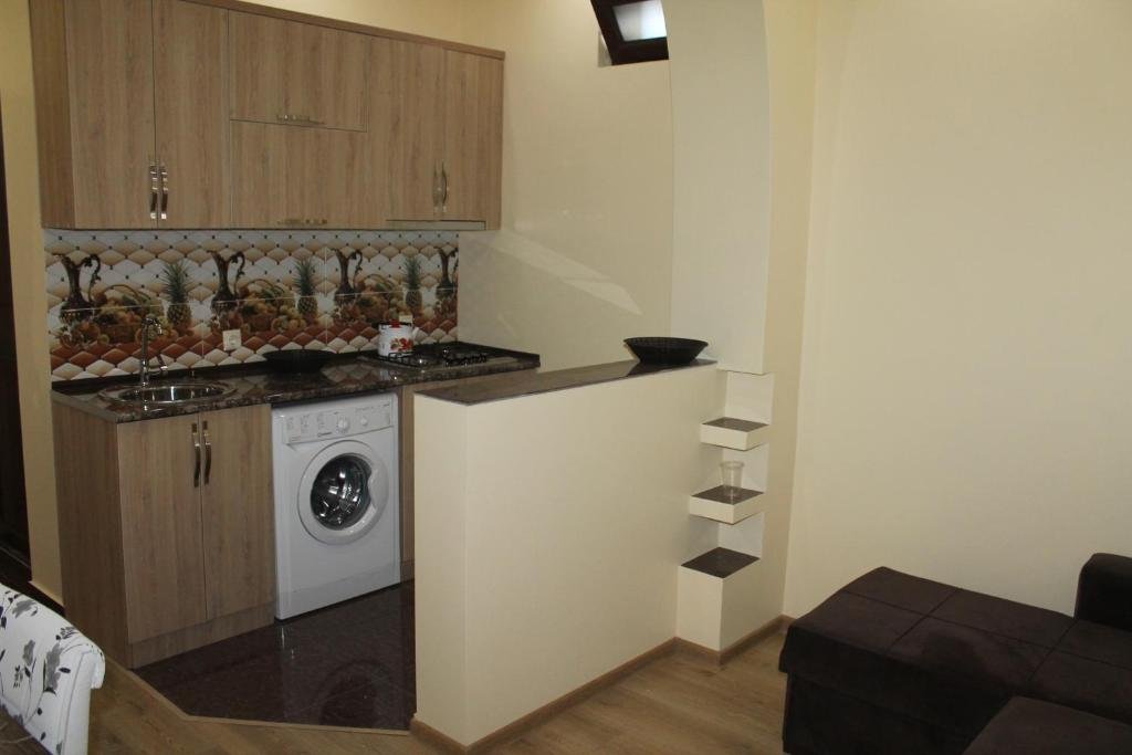 Батуми: Hotel Guna+