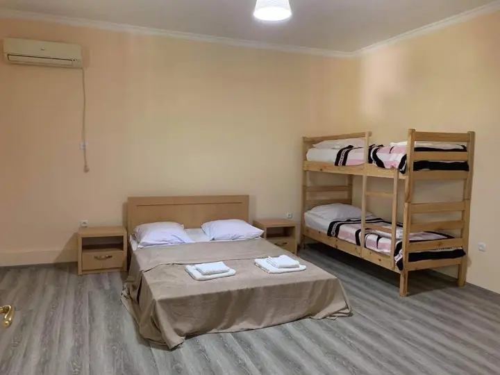 Тбилиси: Guest House Mukha