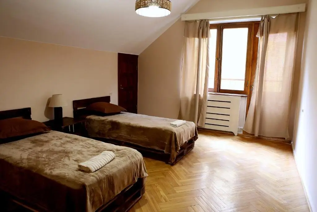 Тбилиси: Pomegranade Tree Hotel