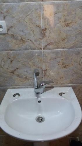 Кварели: Guest House Ana