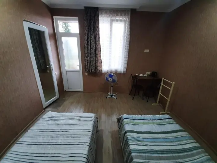 Батуми: Pavillion Guest House