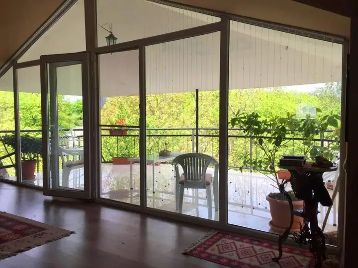 Телави: Nino's Veranda Apartment