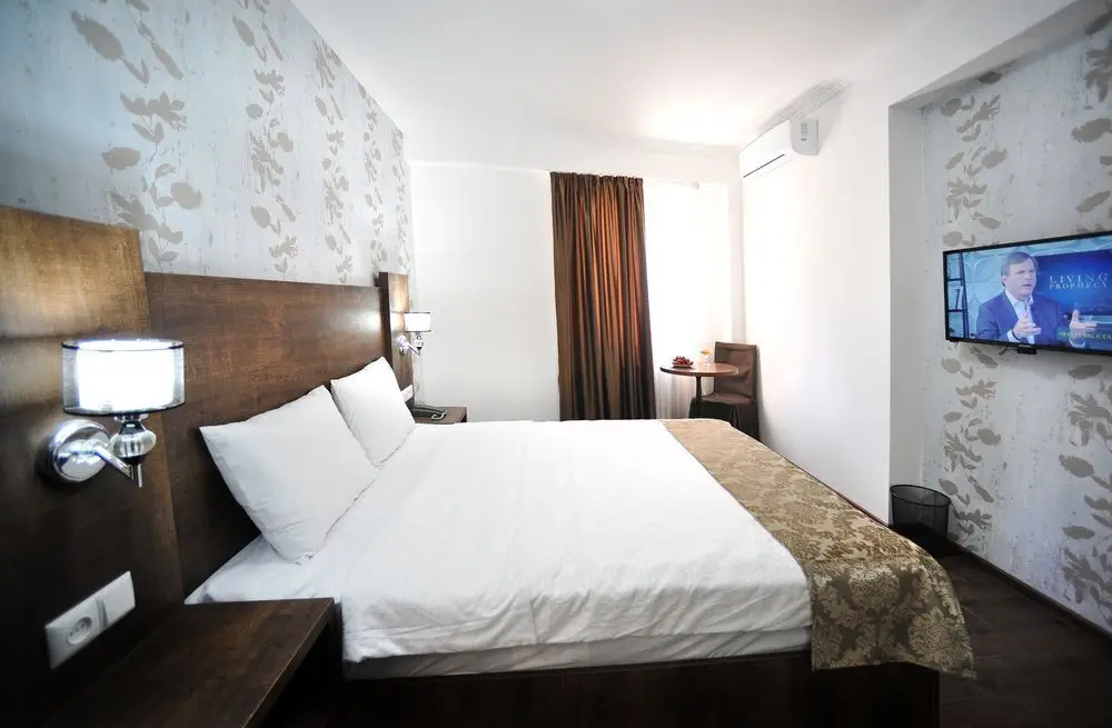 Тбилиси: RK Hotel City