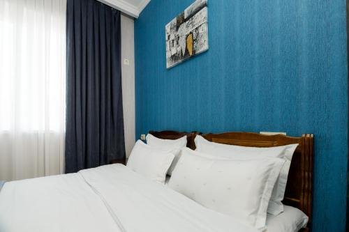 Тбилиси: Big Family Hotel