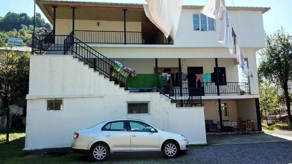 Батуми: Mari Guest House