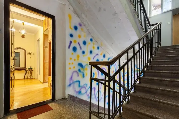 Тбилиси: Family apartment on Agmashenebeli