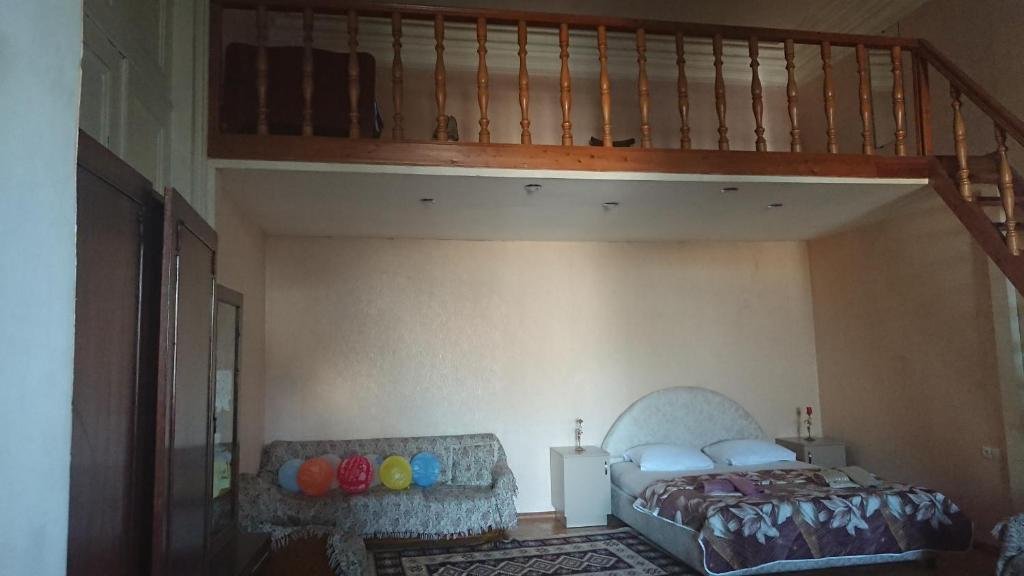 Тбилиси: Grandma`s Hotel