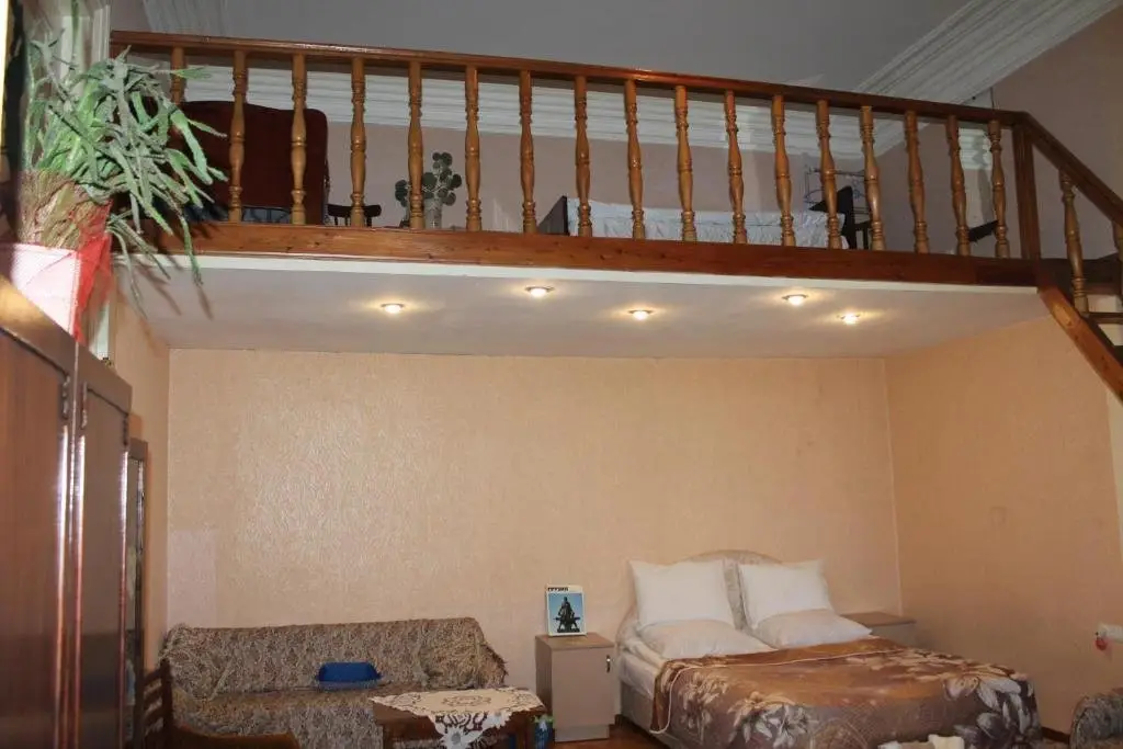 Тбилиси: Grandma`s Hotel