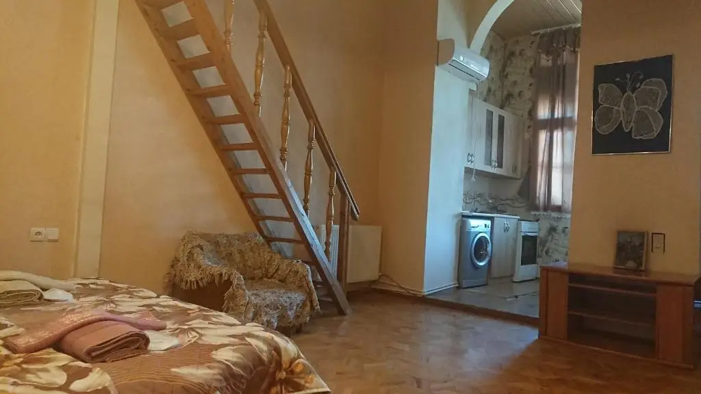 Тбилиси: Grandma`s Hotel
