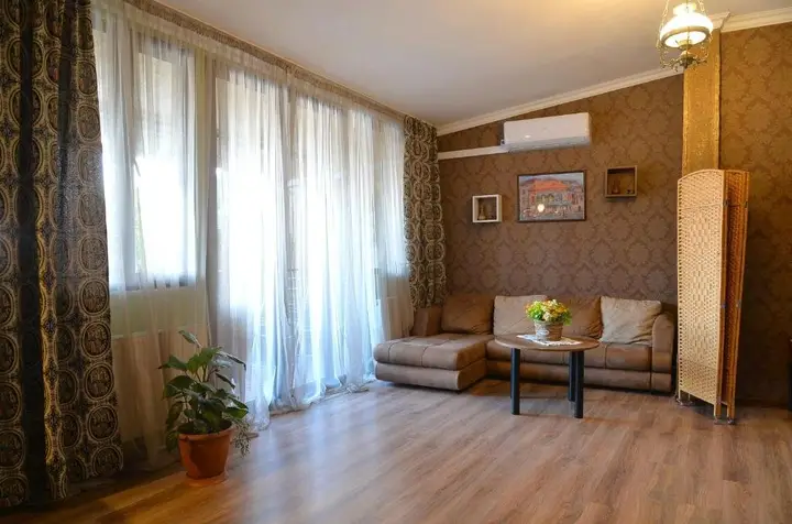 Тбилиси: Natia's apartment on Dadiani st.