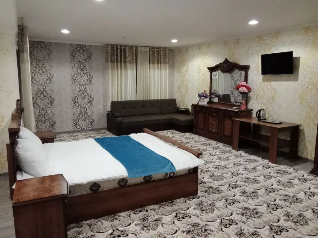Навои: Navoiy Fayz Hotel