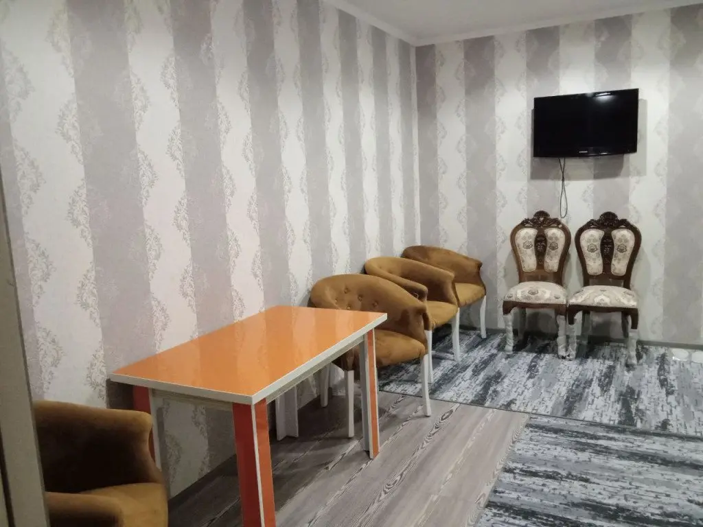 Навои: Navoiy Fayz Hotel