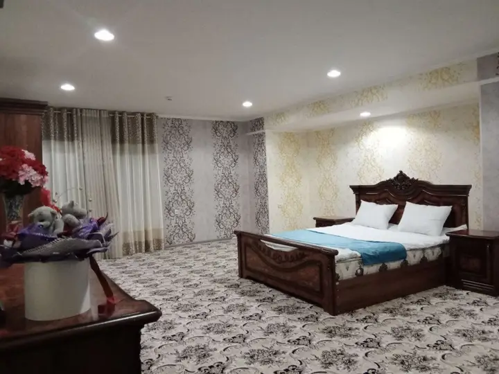 Навои: Navoiy Fayz Hotel