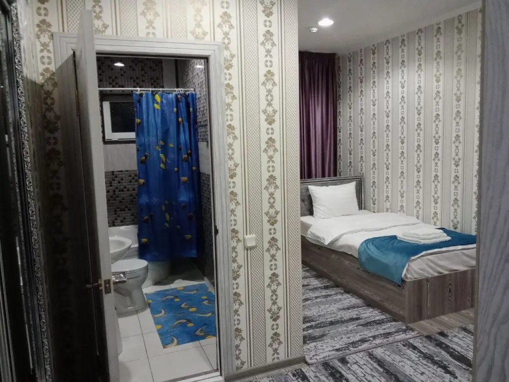 Навои: Navoiy Fayz Hotel